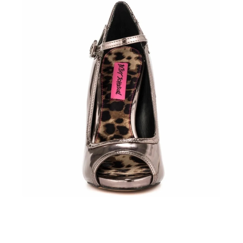 Betsey Johnson “Mimie” Heart Cutout Metallic High Heels. Excellent condition - Picture 14 of 14